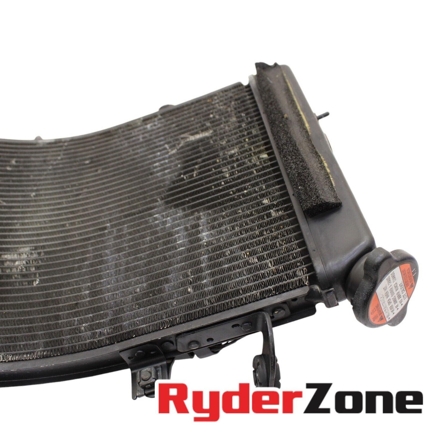 2008 - 2020 SUZUKI HAYABUSA RADIATOR ENGINE COOLER COOLING FAN SYSTEM