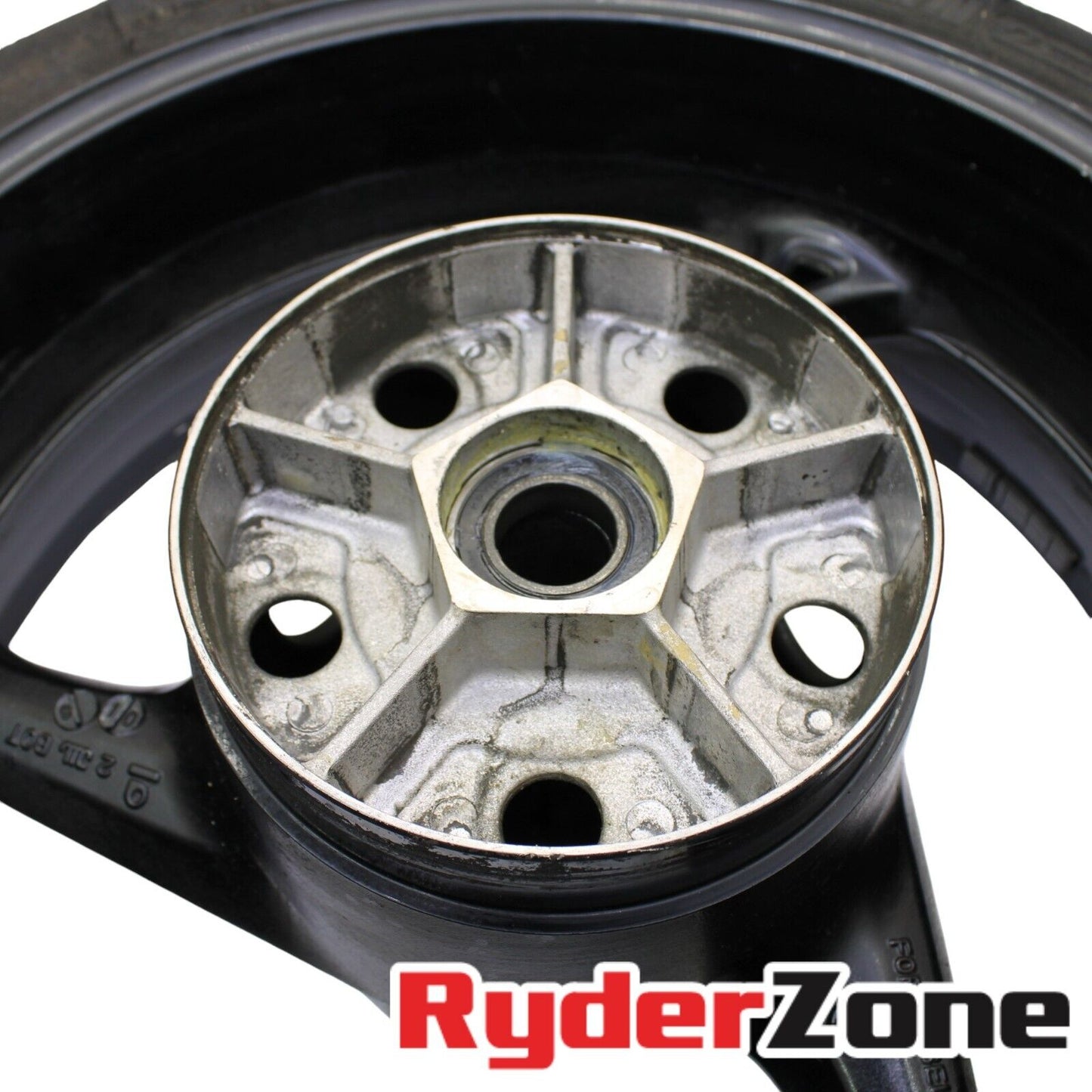 2008 - 2020 SUZUKI HAYABUSA REAR WHEEL BACK RIM BLACK MICHELIN TIRE STRAIGHT