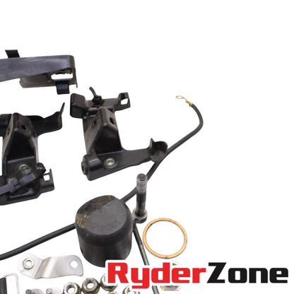 2006 - 2016 YAMAHA YZF R6 JUEGO DE PERNOS TORNILLERÍA ARANDELAS ESPACIADORES PLÁSTICOS SOPORTE 