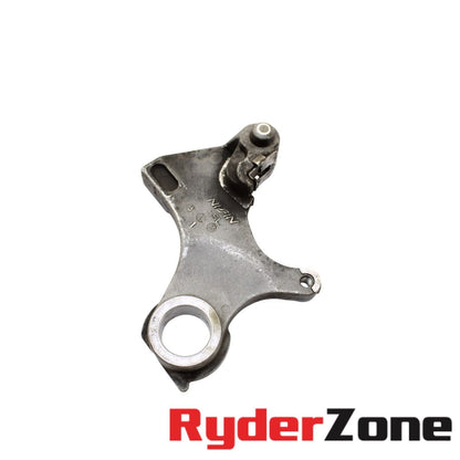 SOPORTE DE MONTAJE TRASERO DE LA PINZA DE FRENO TRASERO DE YAMAHA YZF R6 2006 2007 