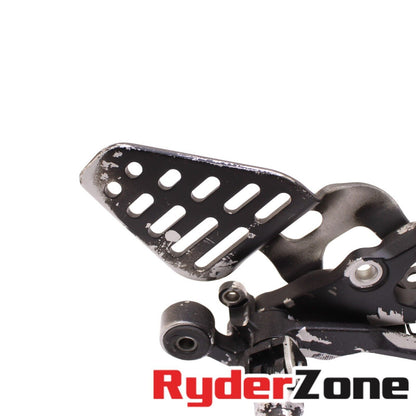 2006 2007 YAMAHA YZF R6 ESTRIBERA TRASERA DERECHA DEL CONDUCTOR PEDAL DE FRENO 
