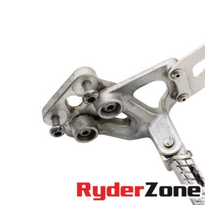 2006 2007 SUZUKI GSXR600 GSXR750 LEFT REARSET FOOTREST BRACKET SILVER HEEL GUARD