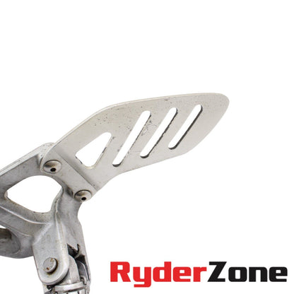 2006 2007 SUZUKI GSXR600 GSXR750 LEFT REARSET FOOTREST BRACKET SILVER HEEL GUARD