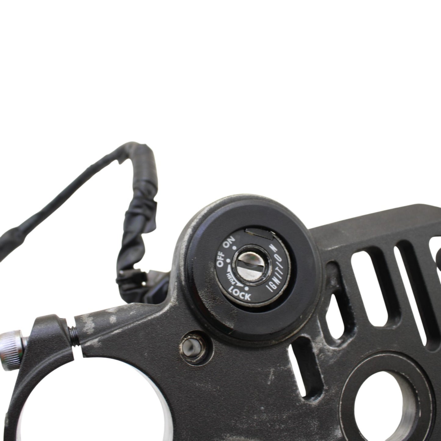 2020 - 2024 YAMAHA YZF R1 R1M FORKS UPPER TRIPLE TREE CLAMP BLACK STRAIGHT