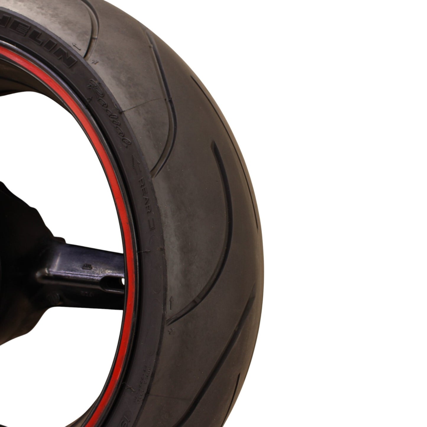 2003 2004 SUZUKI GSXR1000 REAR WHEEL BACK RIM BLACK MICHLEIN TIRE STRAIGHT STOCK