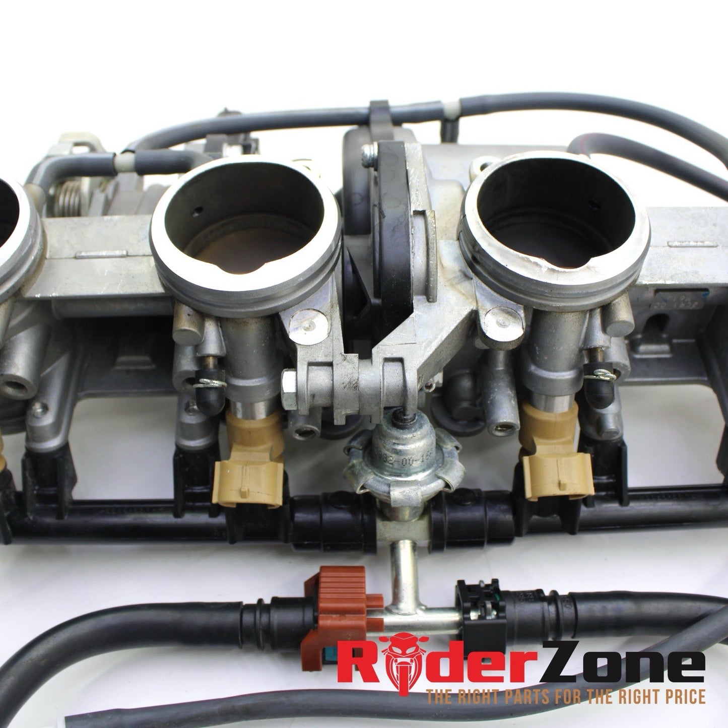 2016 - 2018 YAMAHA YZF R1S MAIN THROTTLE BODY FUEL INJECTORS SILVER FUEL LINE