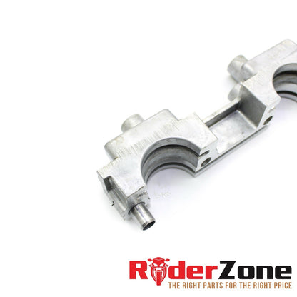 2006 2007 HONDA CBR1000RR CYLINDER HEAD CAMSHAFTS VALVE COVER BRACKET MOUNT