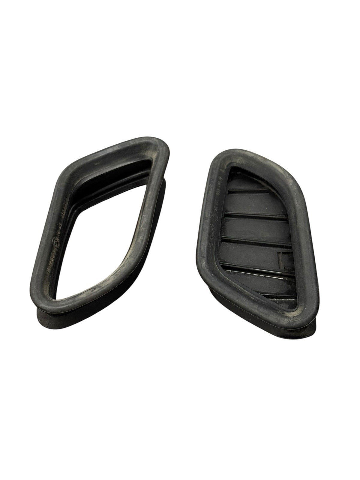 2008-2013 BMW M3 Hood Scoop Seal rubber Right Left OEM Used