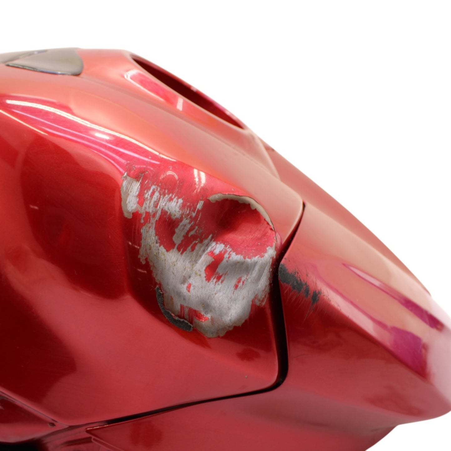 2004 - 2008 YAMAHA YZF R1 FUEL GAS TANK PETROL RESERVOIR RED STOCK *DENTED*