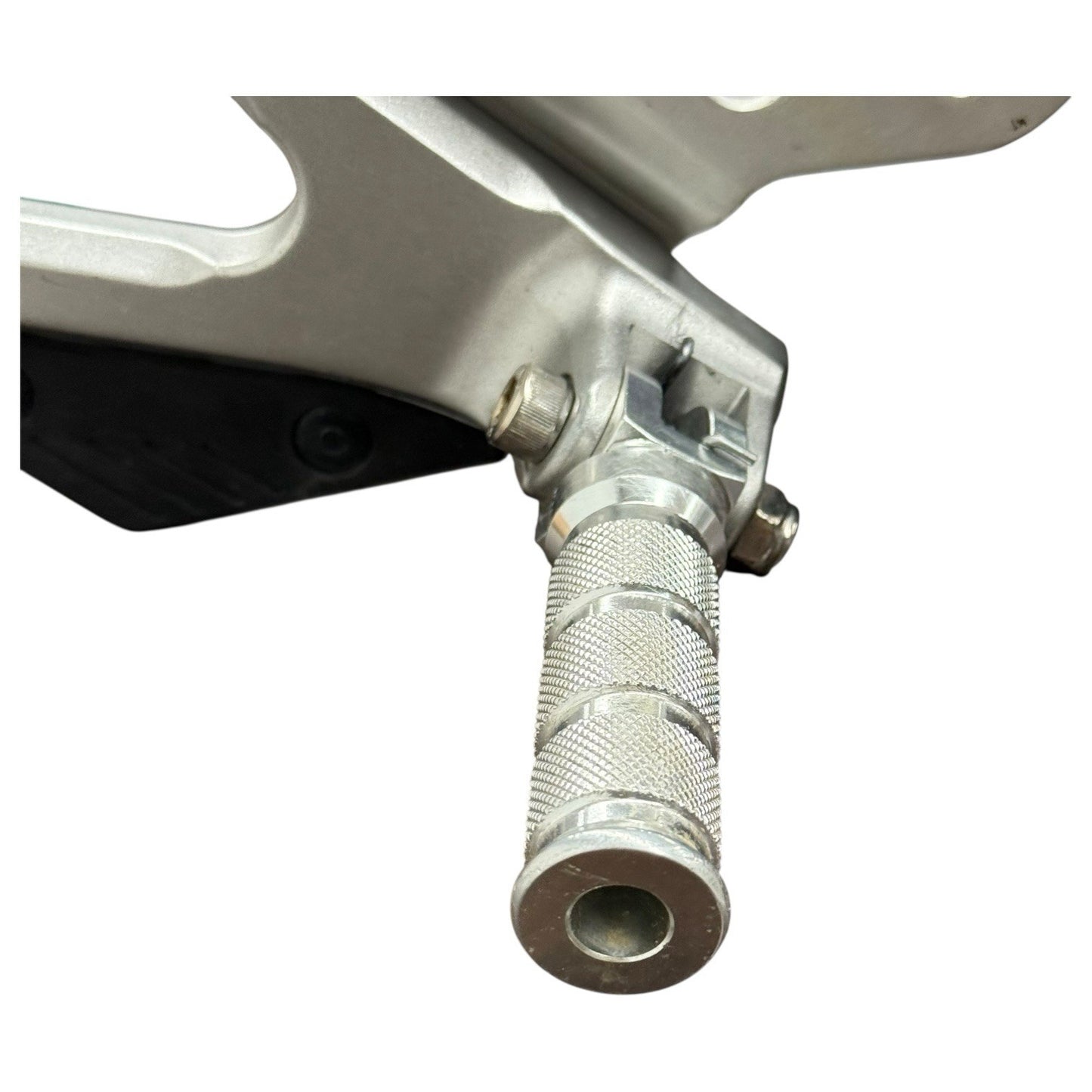 2008 - 2016 YAMAHA YZF R6 LEFT REARSET FOOT PEG ASSEMBLY SILVER STOCK