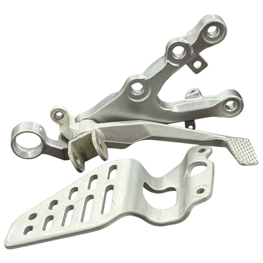 2008 - 2016 YAMAHA YZF R6 RIGHT REARSET FOOT PEG ASSEMBLY BRAKE LEVER SILVER