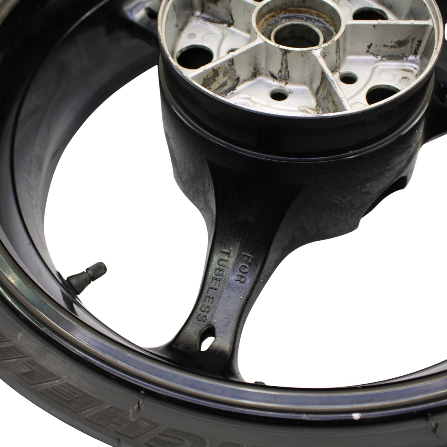 2005 - 2008 SUZUKI GSXR 1000 REAR WHEEL BACK RIM TIRE RUBBER BLACK STOCK