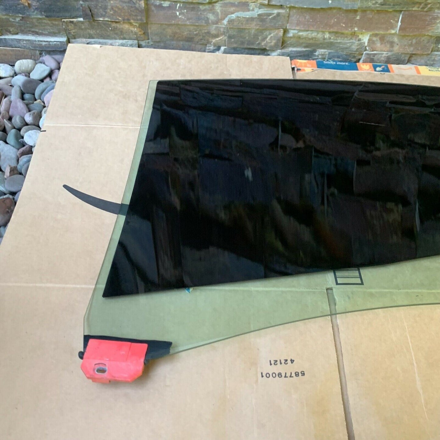 2003 - 2012 MASERATI QUATTROPORTE WINDOW GLASS REAR RIGHT DOOR TINTED M139