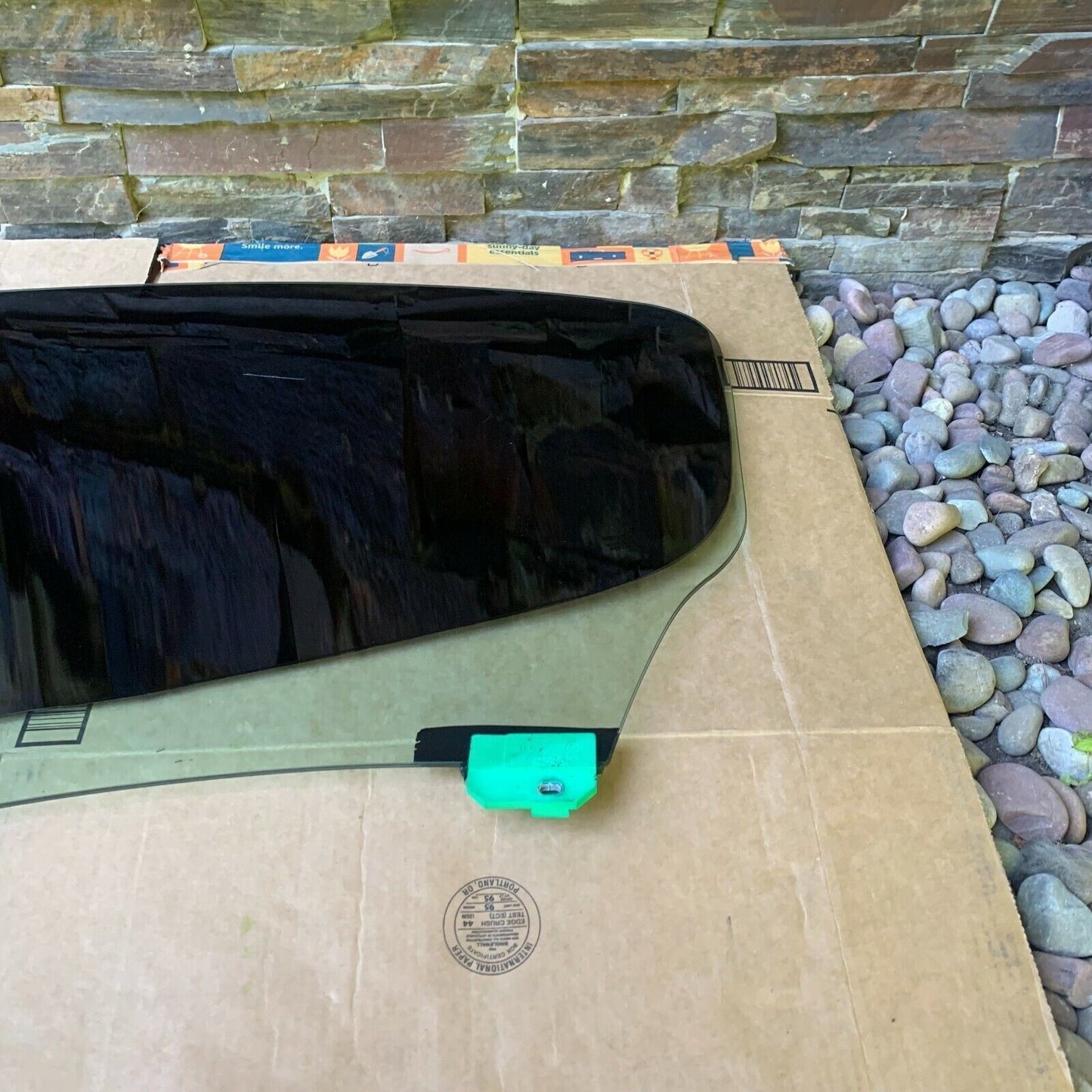 2003 - 2012 MASERATI QUATTROPORTE WINDOW GLASS REAR RIGHT DOOR TINTED M139