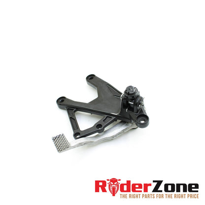 2015 - 2019 YAMAHA YZF R1 RIGHT REARSET REAR SET DRIVER FOOT PEG BLACK STRAIGHT