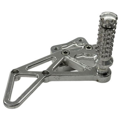 2007 2008 SUZUKI GSXR1000 VORTEX REARSET FOOT PEG BRACKET MOUNT LEFT RIGHT