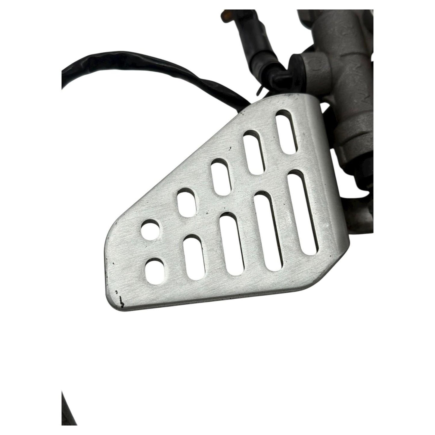 2008 - 2016 YAMAHA YZF R6 RIGHT REARSET BRAKE MASTER CYLINDER BRAKE RESERVOIR