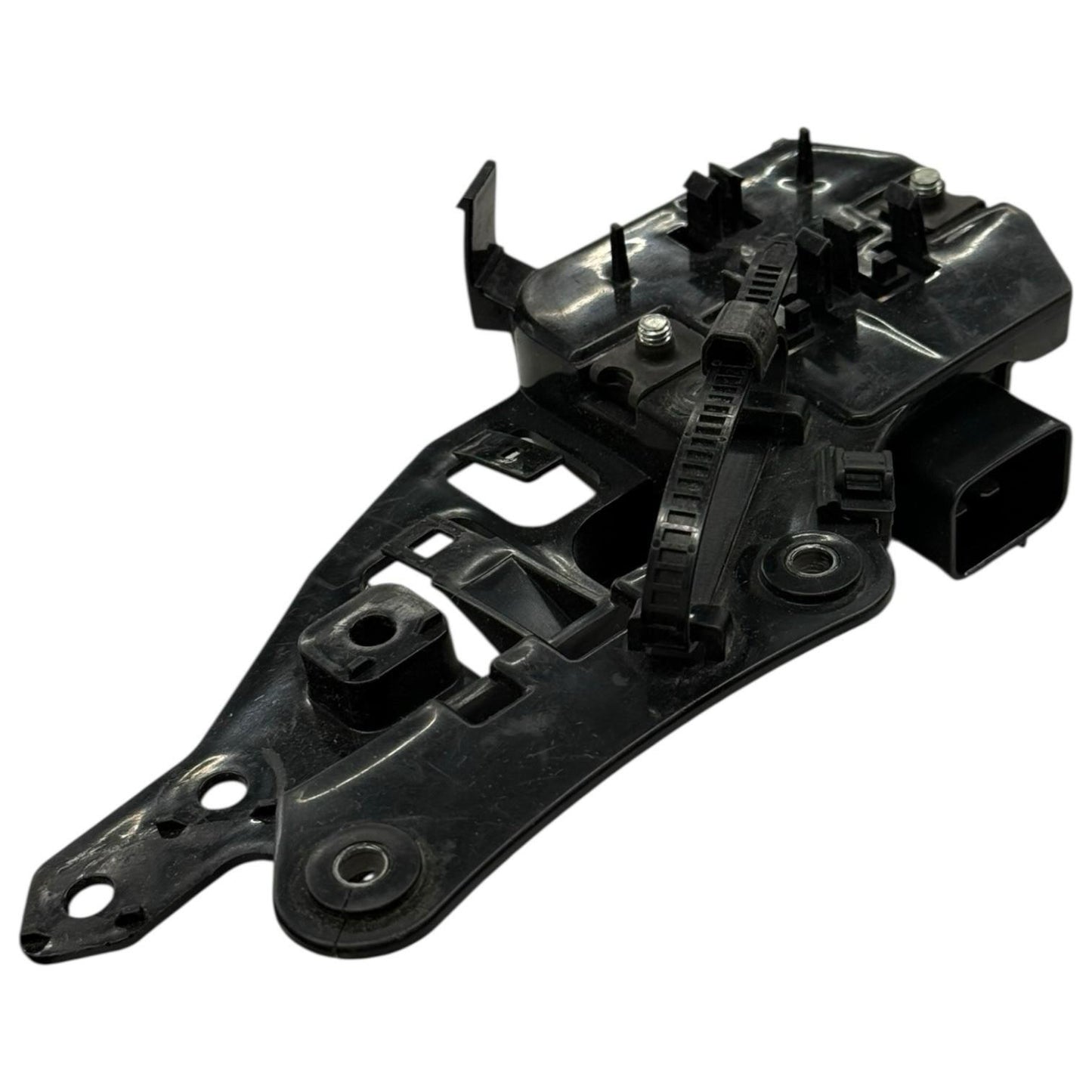 2015 - 2019 YAMAHA YZF R1 RECTIFIER VOLTAGE REGULATOR BRACKET MOUNT ELECTRICAL