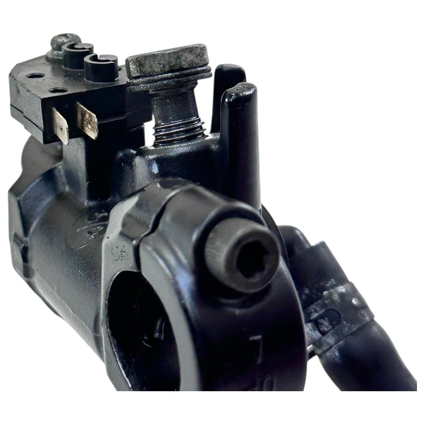 2006 - 2008 TRIUMPH DAYTONA 675 FRONT BRAKE MASTER CYLINDER RIGHT DRIVER SIDE