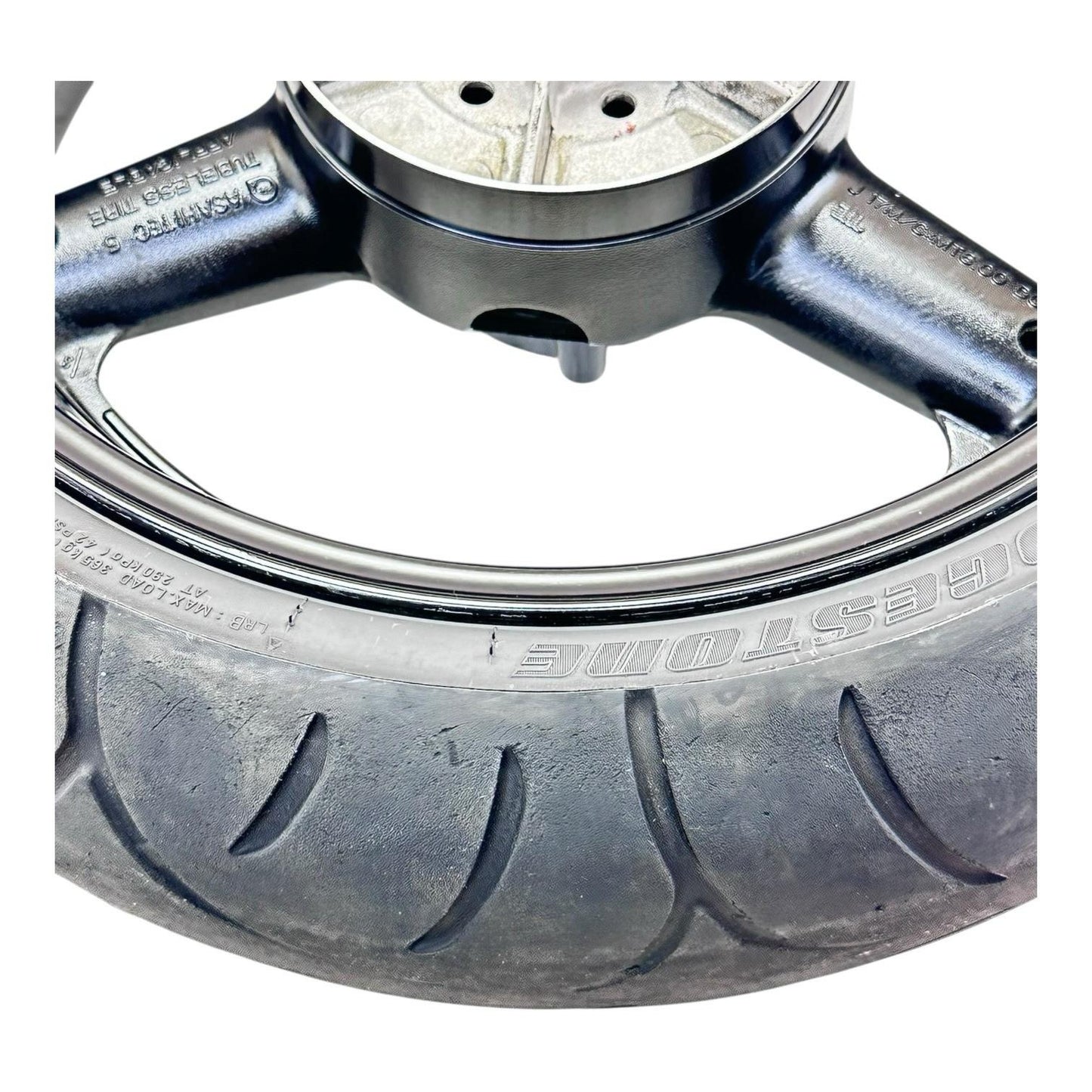 1999 - 2007 SUZUKI HAYABUSA REAR WHEEL BACK RIM TIRE RUBBER BLACK STOCK OEM