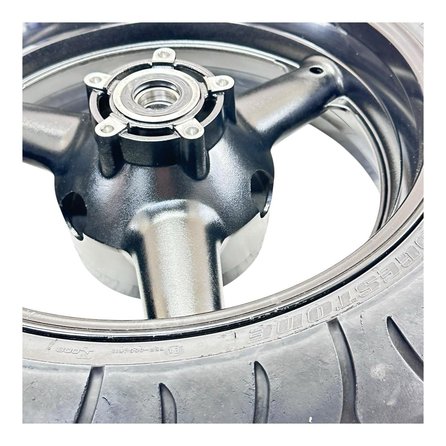 1999 - 2007 SUZUKI HAYABUSA REAR WHEEL BACK RIM TIRE RUBBER BLACK STOCK OEM