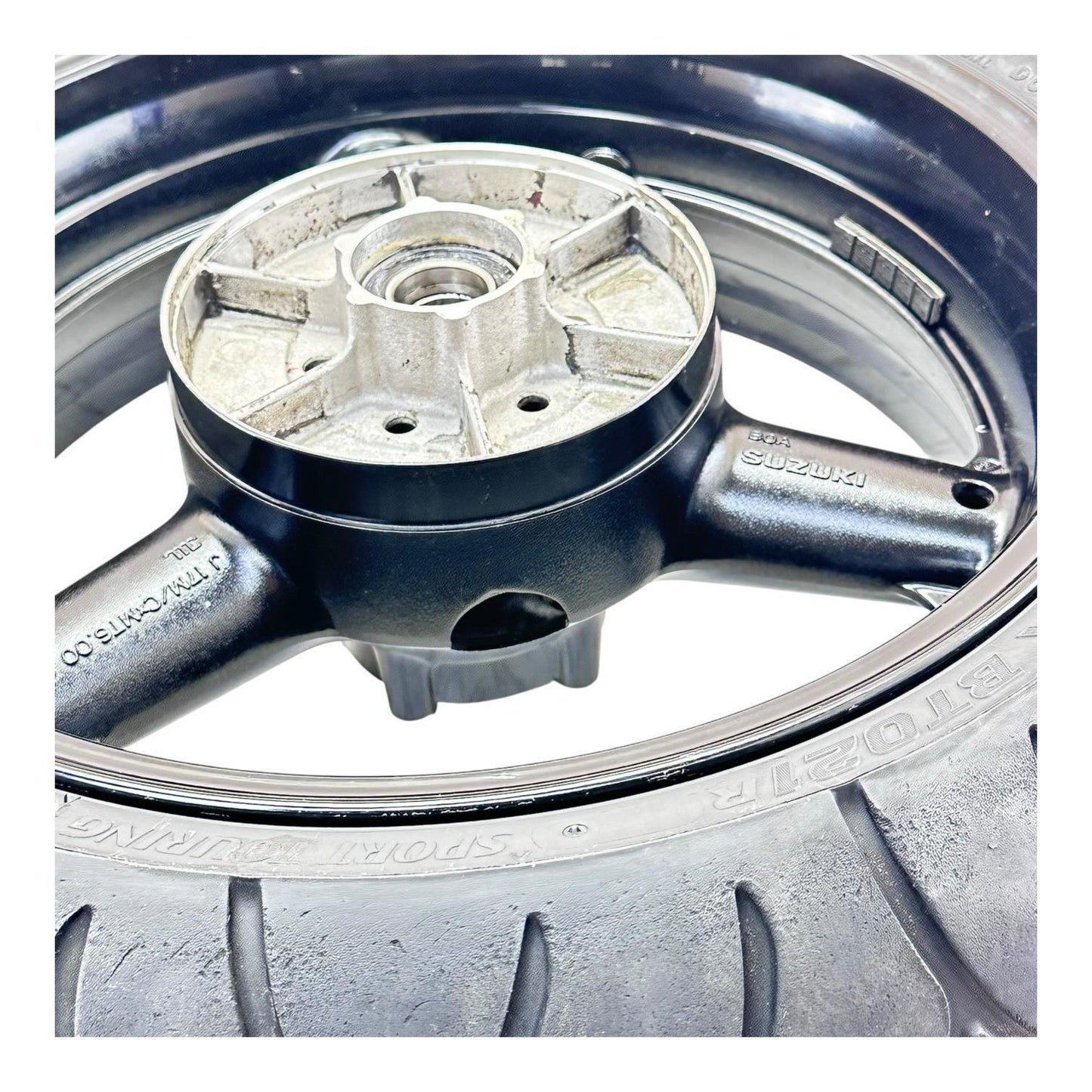 1999 - 2007 SUZUKI HAYABUSA REAR WHEEL BACK RIM TIRE RUBBER BLACK STOCK OEM