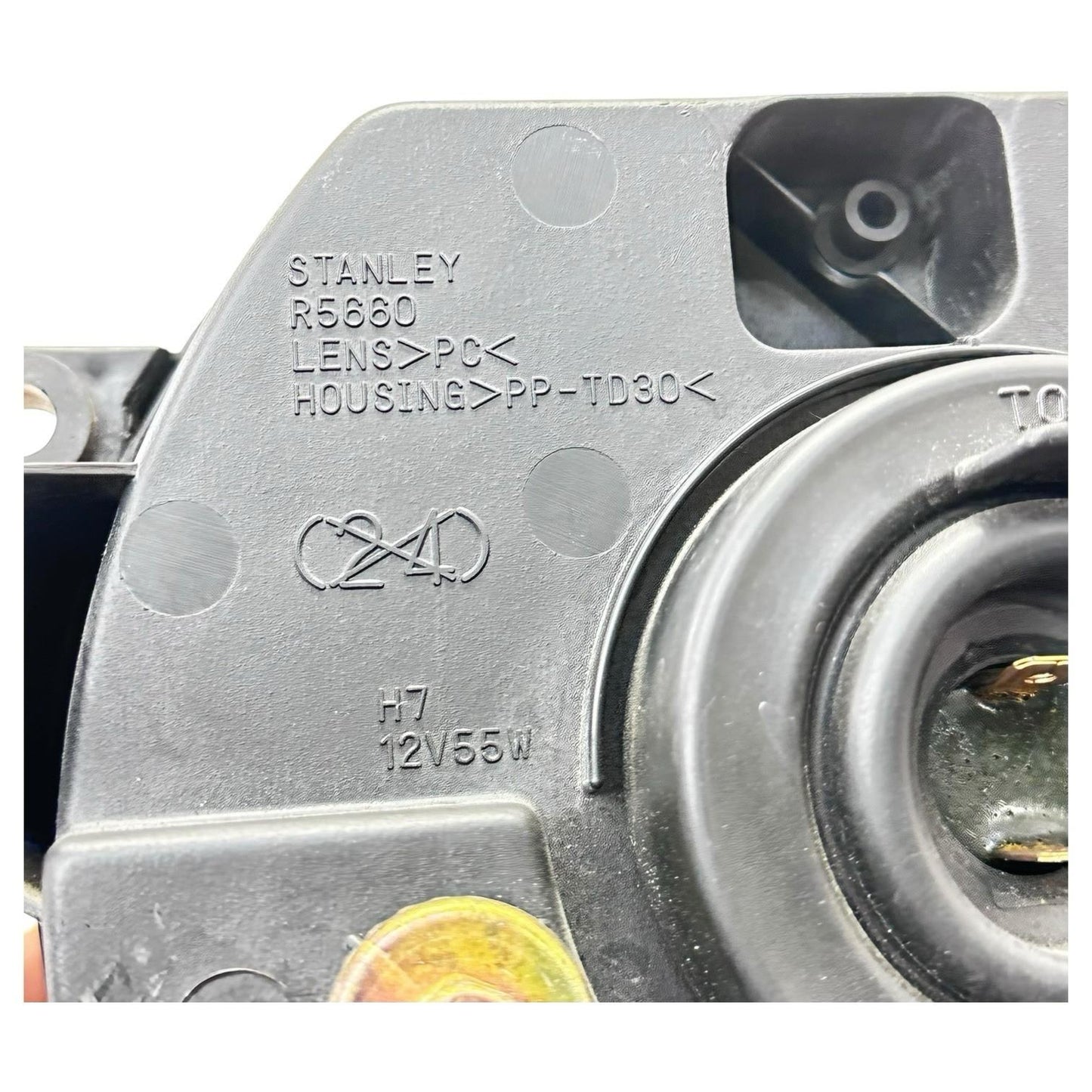 1999 - 2007 SUZUKI HAYABUSA FRONT HEADLIGHT LAMP LENS HOUSING UNIT STOCK OEM