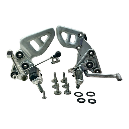 1999 - 2007 SUZUKI HAYABUSA REARSET DRIVER FOOT PEG SHIFTER BRAKE LEFT RIGHT SET