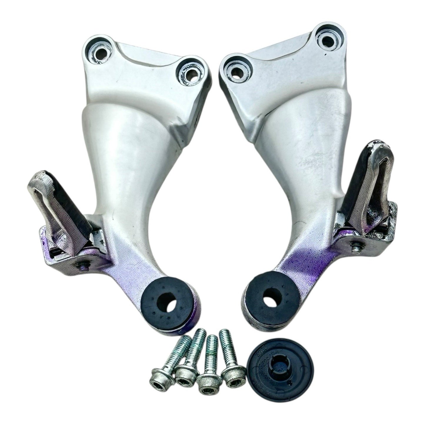 1999 - 2007 SUZUKI HAYABUSA REAR PASSENGER PEGS BACK FOOT REST SET *STAINED*