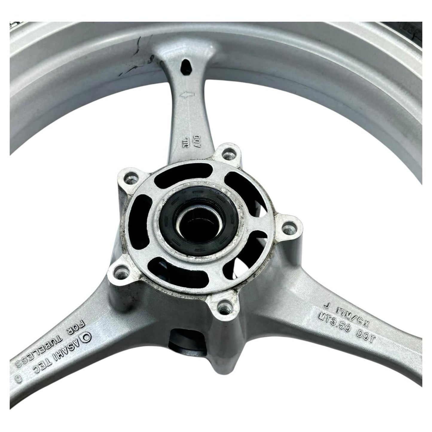 2007 2008 SUZUKI GSXR 1000 FRONT WHEEL RIM TIRE RUBBER SILVER STOCK OEM