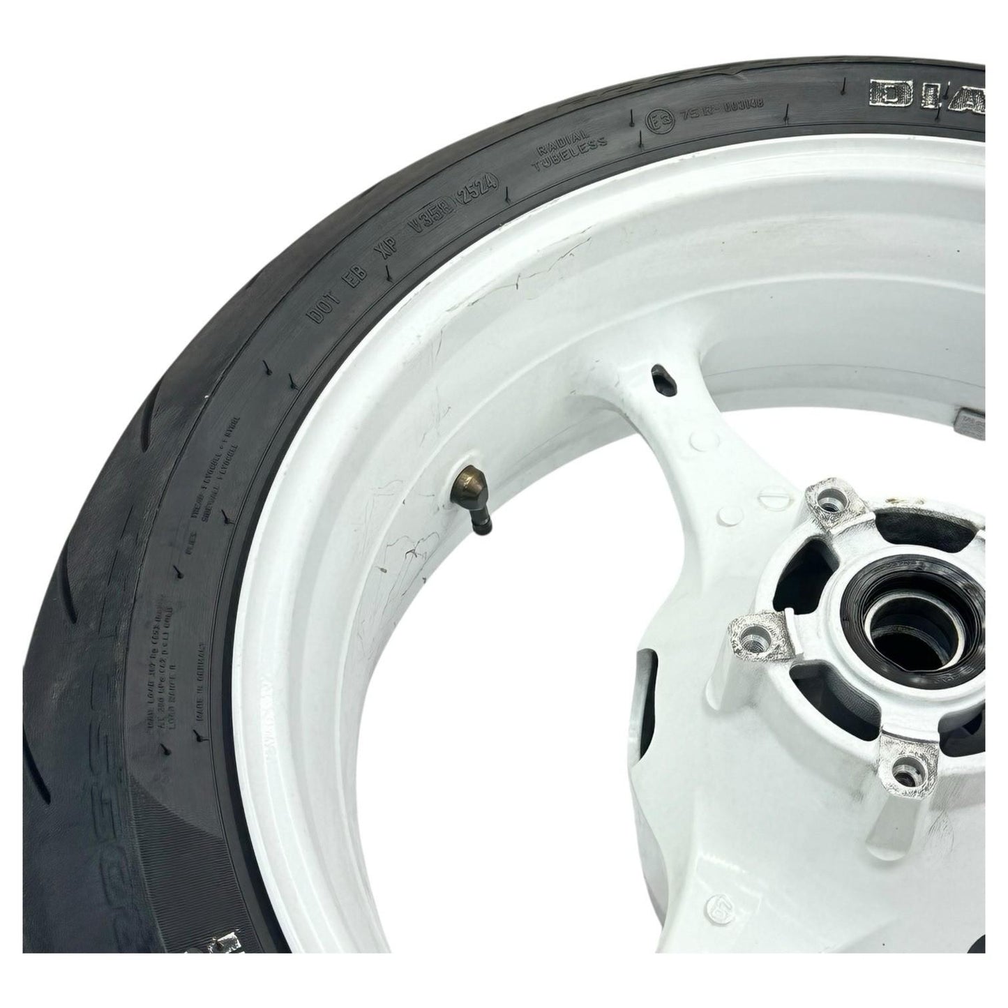 2007 2008 SUZUKI GSXR 1000 REAR WHEEL BACK RIM TIRE RUBBER HUB WHITE STOCK OEM