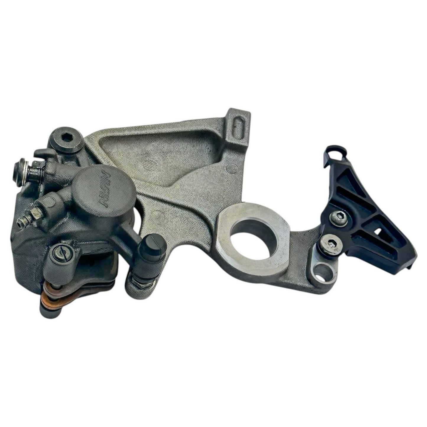 2015 - 2019 YAMAHA YZF R1 REAR BRAKE CALIPER MOUNT BRACKET BACK PADS NISSIN