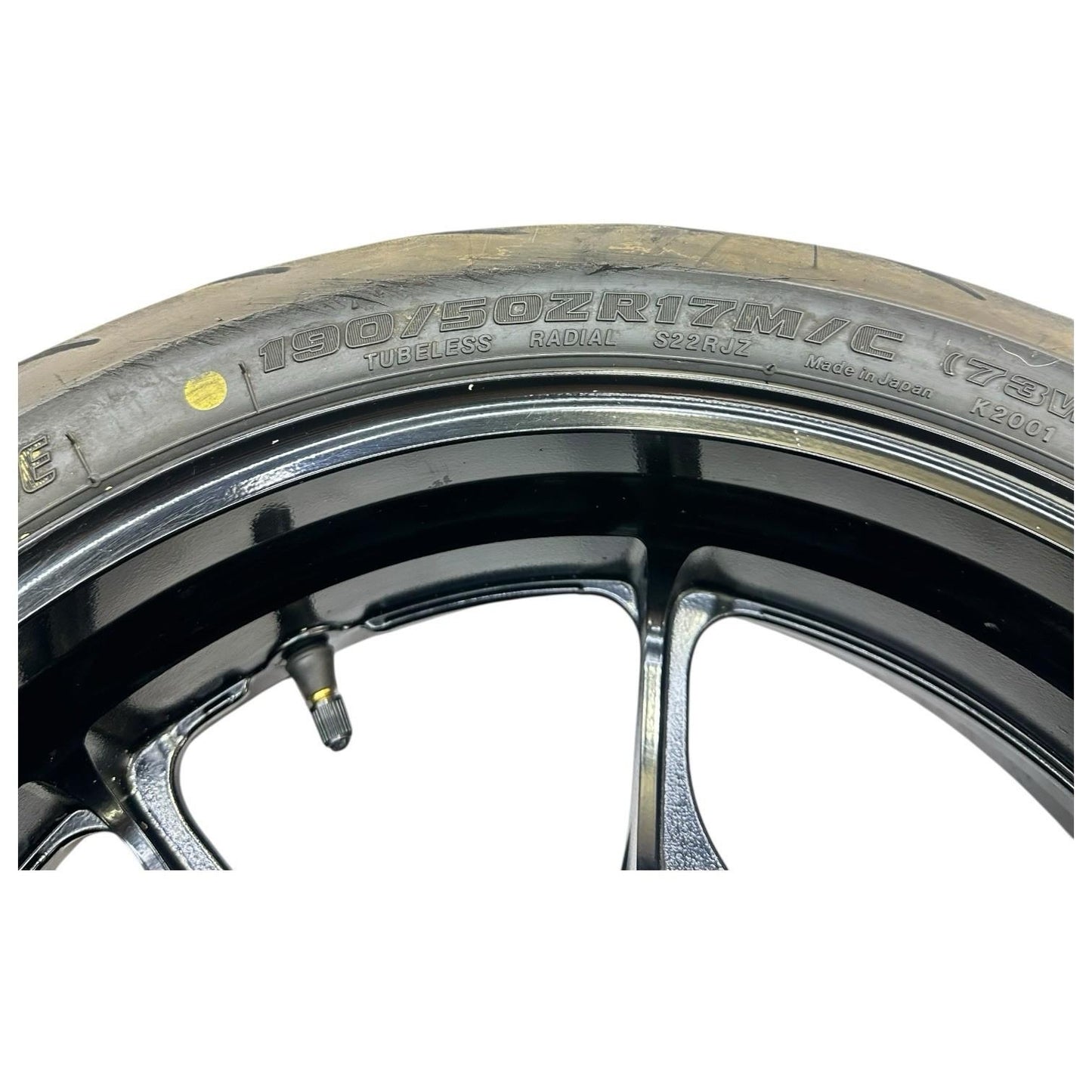 2022 - 2024 SUZUKI HAYABUSA REAR WHEEL BACK RIM TIRE RUBBER BLACK STOCK OEM