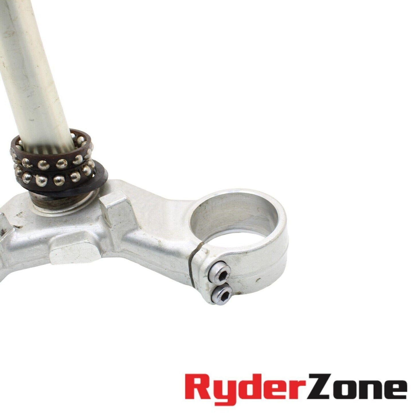 2004 - 2006 YAMAHA YZF R1 TRIPLE TREE CLAMP FRONT FORKS LOWER STEM STRAIGHT