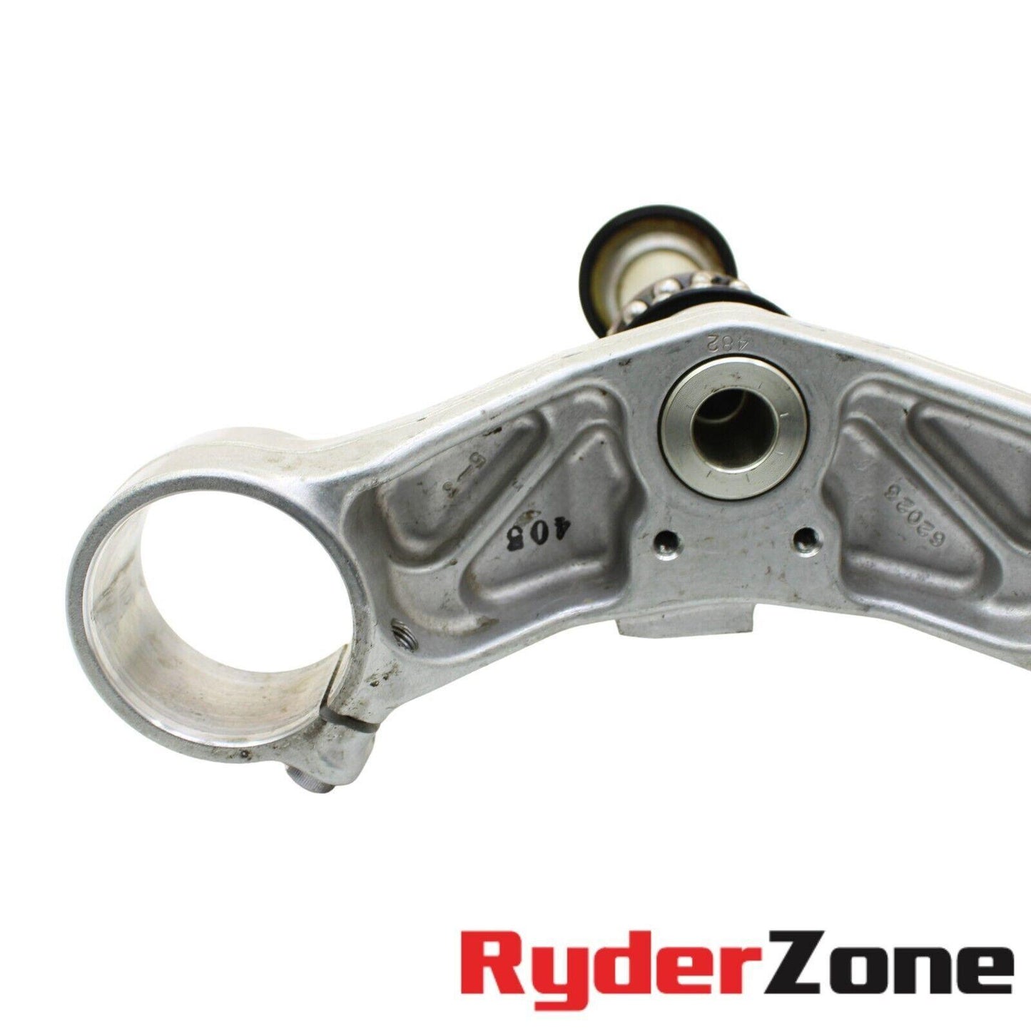 2004 - 2006 YAMAHA YZF R1 TRIPLE TREE CLAMP FRONT FORKS LOWER STEM STRAIGHT