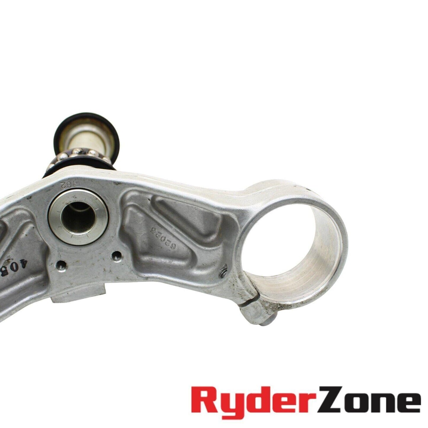 2004 - 2006 YAMAHA YZF R1 TRIPLE TREE CLAMP FRONT FORKS LOWER STEM STRAIGHT