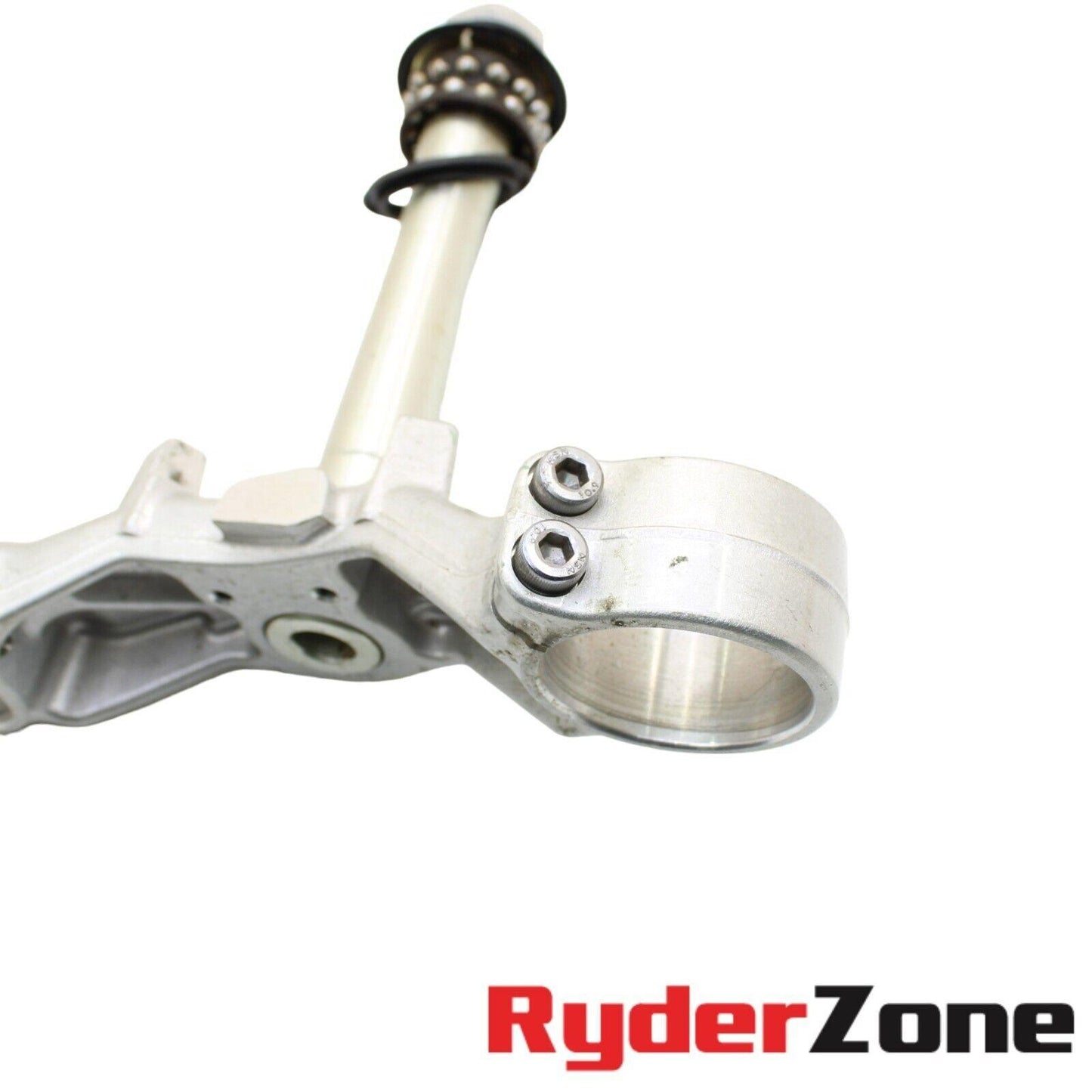 2004 - 2006 YAMAHA YZF R1 TRIPLE TREE CLAMP FRONT FORKS LOWER STEM STRAIGHT