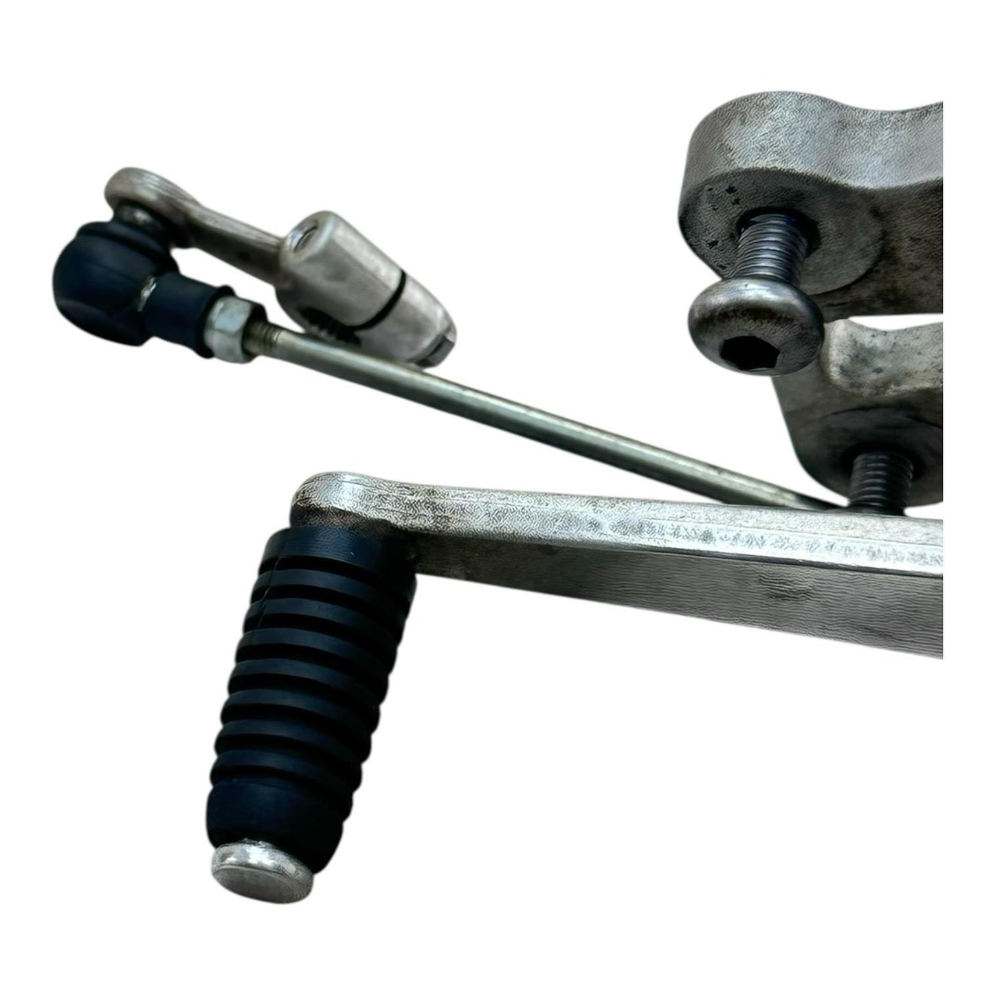 2007 2008 SUZUKI GSXR 1000 REARSET DRIVER FOOT PEG SHIFTER BRAKE LEFT RIGHT SET