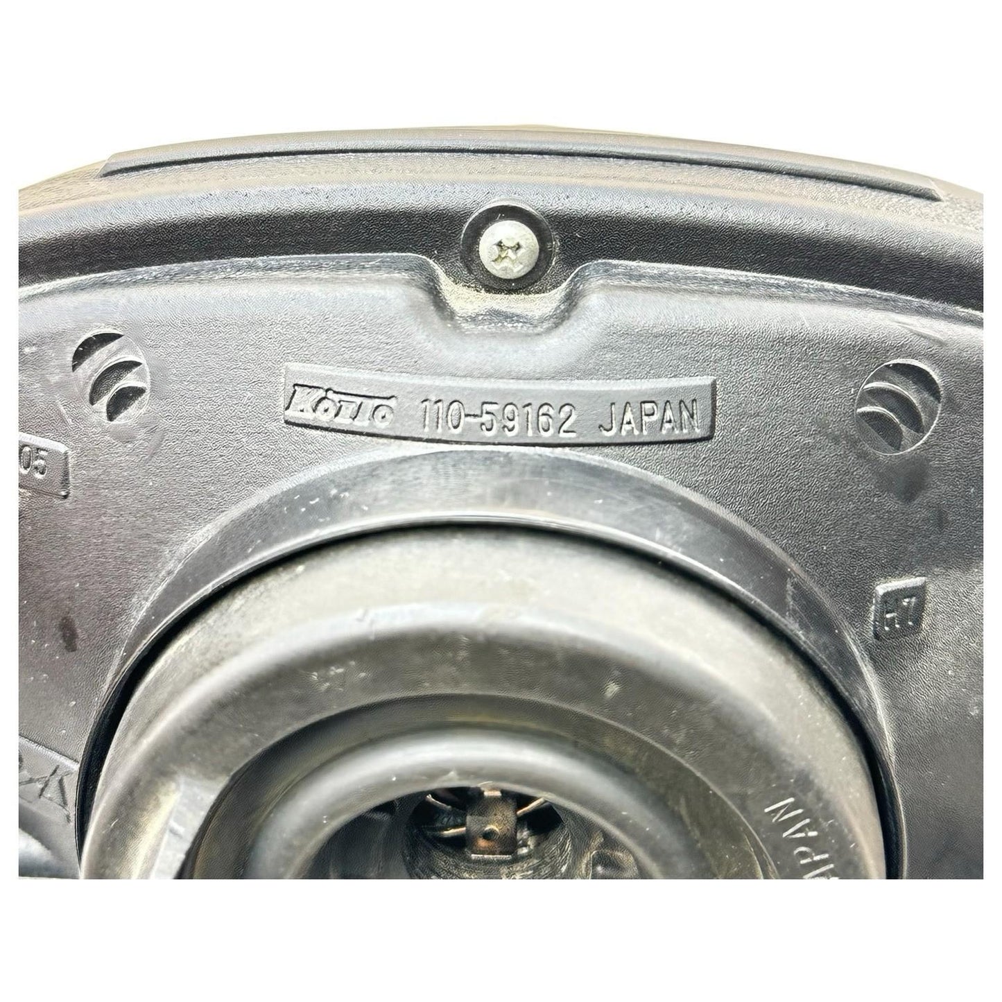 2007 2008 SUZUKI GSXR 1000 HEADLIGHT HEAD LAMP LIGHT ASSEMBLY HOUSING STOCK OEM