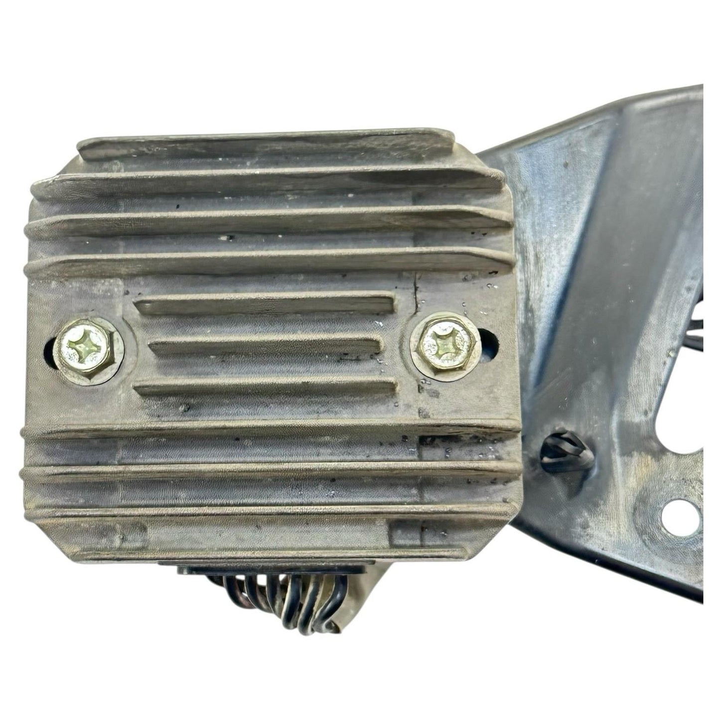 2007 2008 SUZUKI GSXR 1000 RECTIFIER VOLTAGE REGULATOR BRACKET MOUNT STOCK OEM