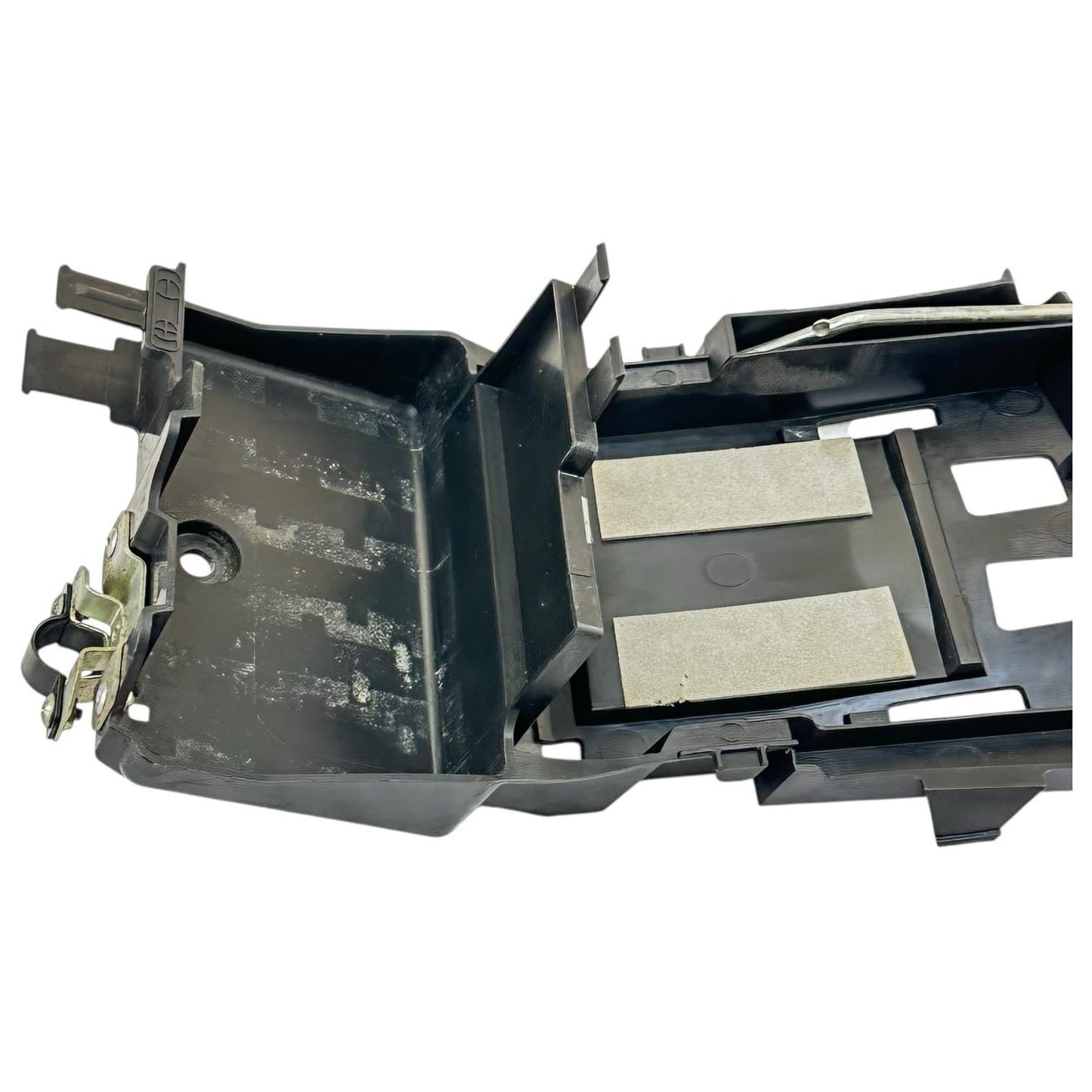 2007 2008 SUZUKI GSXR 1000 BATTERY TRAY HOLDER REAR UNDERTAIL BACK COWL PLASTIC