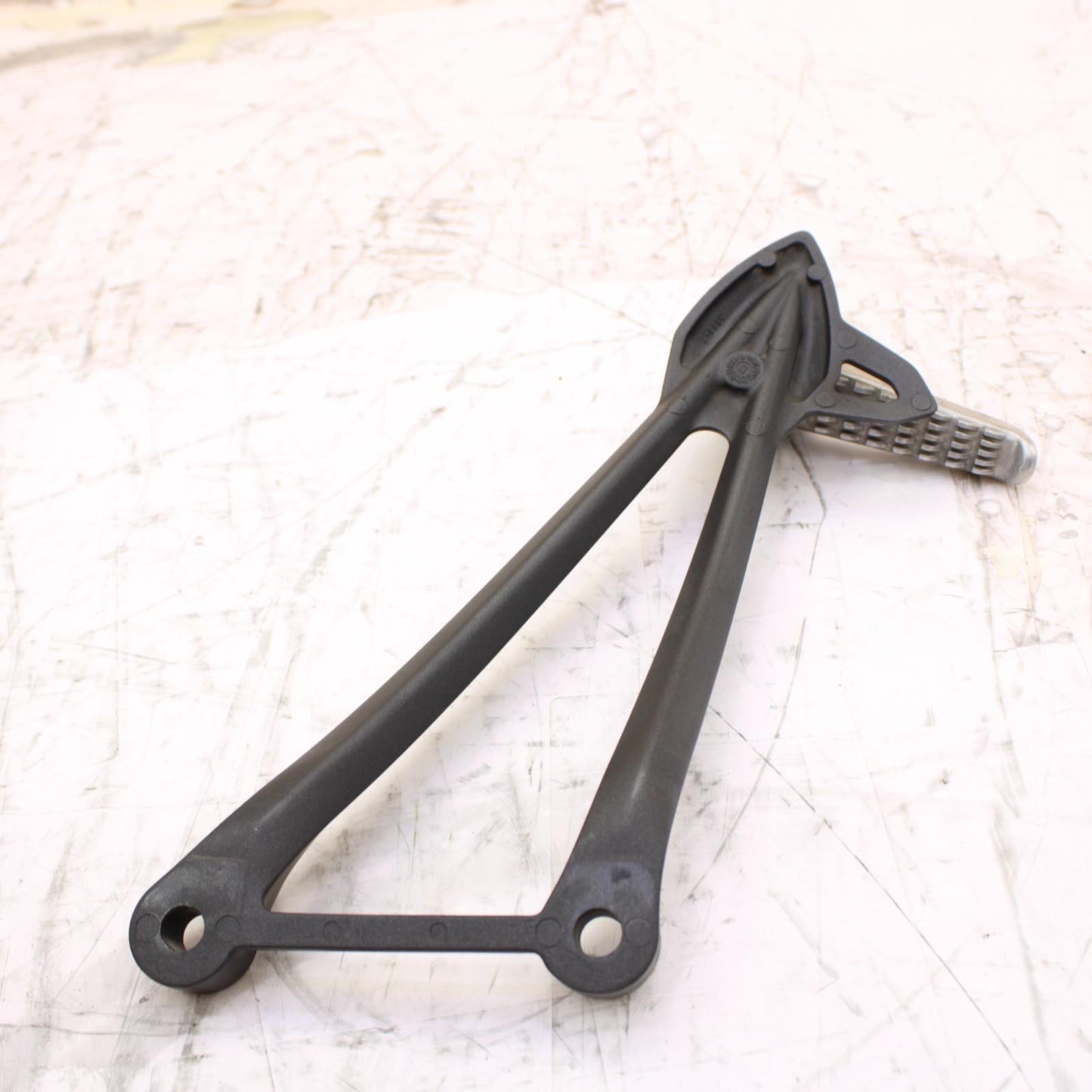 2024 - 2025 KAWASAKI NINJA ZX6R PASSENGER PEGS LEFT REAR FOOT REST LEG *SCUFFED*