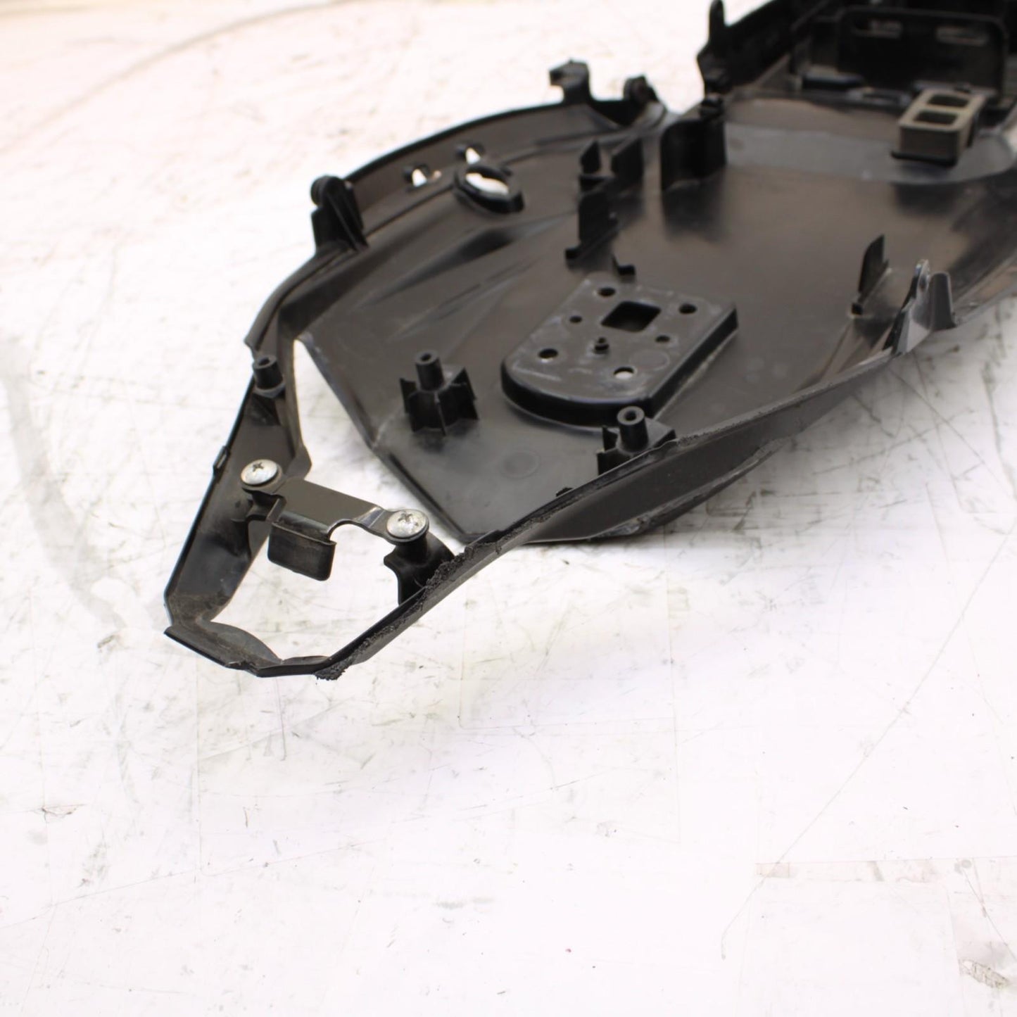 2024 - 2025 KAWASAKI NINJA ZX6R BATTERY TRAY HOLDER UNDER TAIL PLASTIC MOUNT OEM