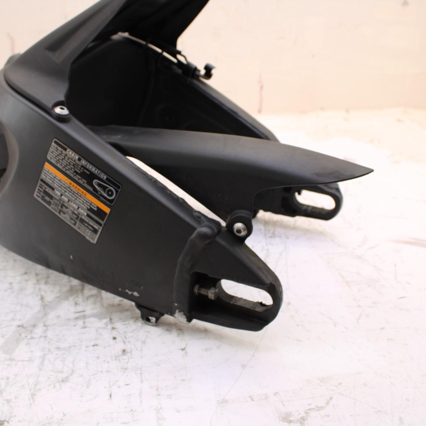 2024 - 2025 KAWASAKI NINJA ZX6R SWING ARM REAR CHAIN GUARD WHEEL COVER STOCK OEM