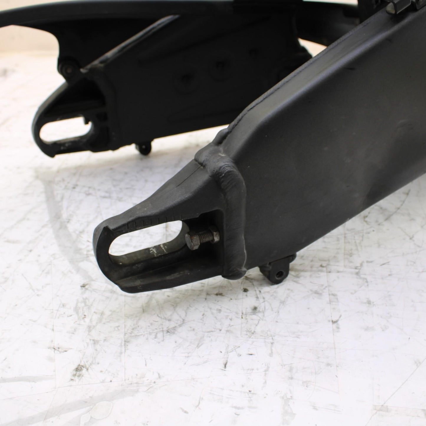 2024 - 2025 KAWASAKI NINJA ZX6R SWING ARM REAR CHAIN GUARD WHEEL COVER STOCK OEM