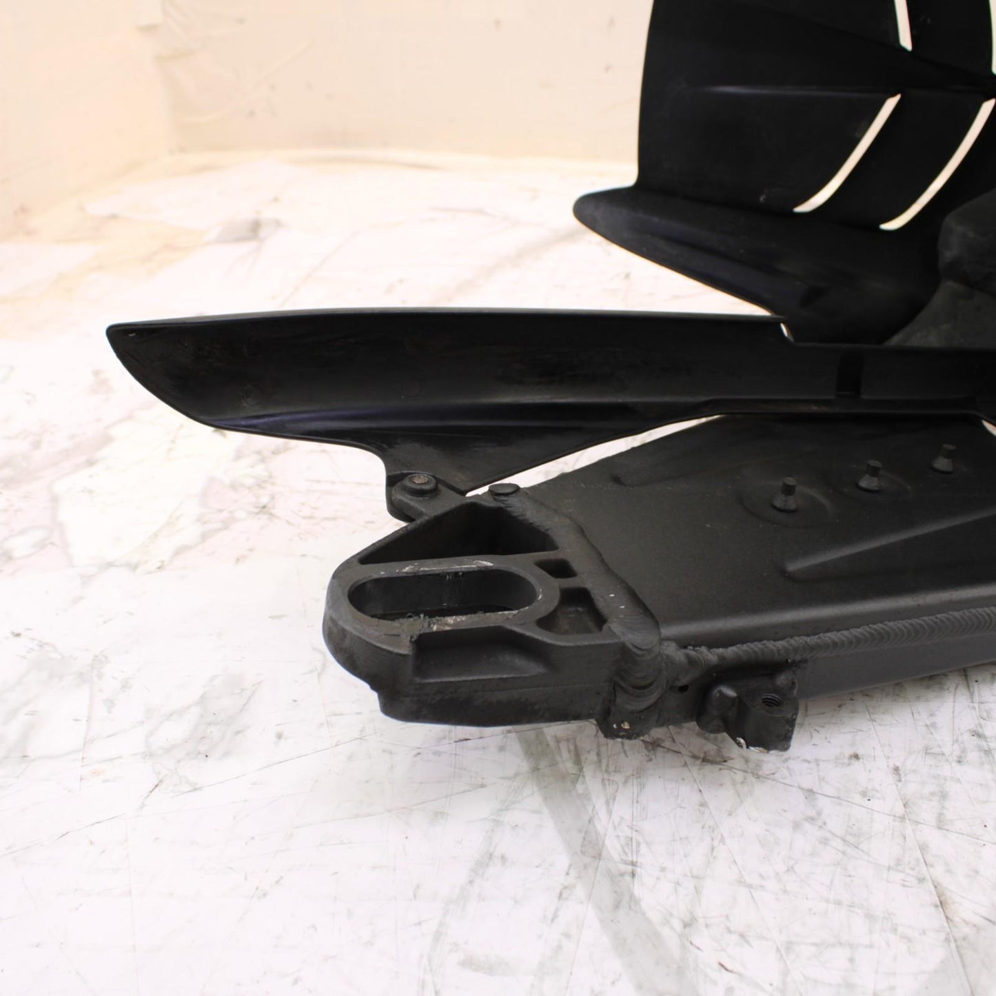 2024 - 2025 KAWASAKI NINJA ZX6R SWING ARM REAR CHAIN GUARD WHEEL COVER STOCK OEM