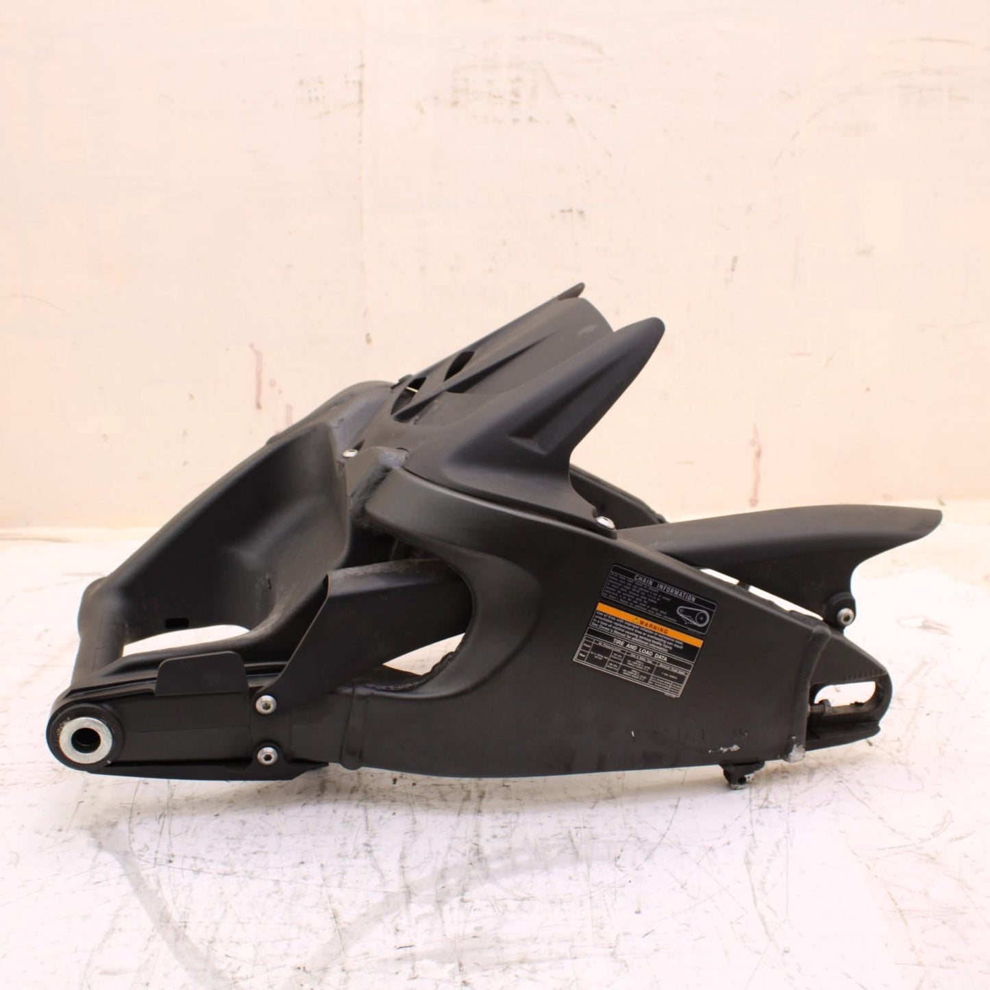 2024 - 2025 KAWASAKI NINJA ZX6R SWING ARM REAR CHAIN GUARD WHEEL COVER STOCK OEM