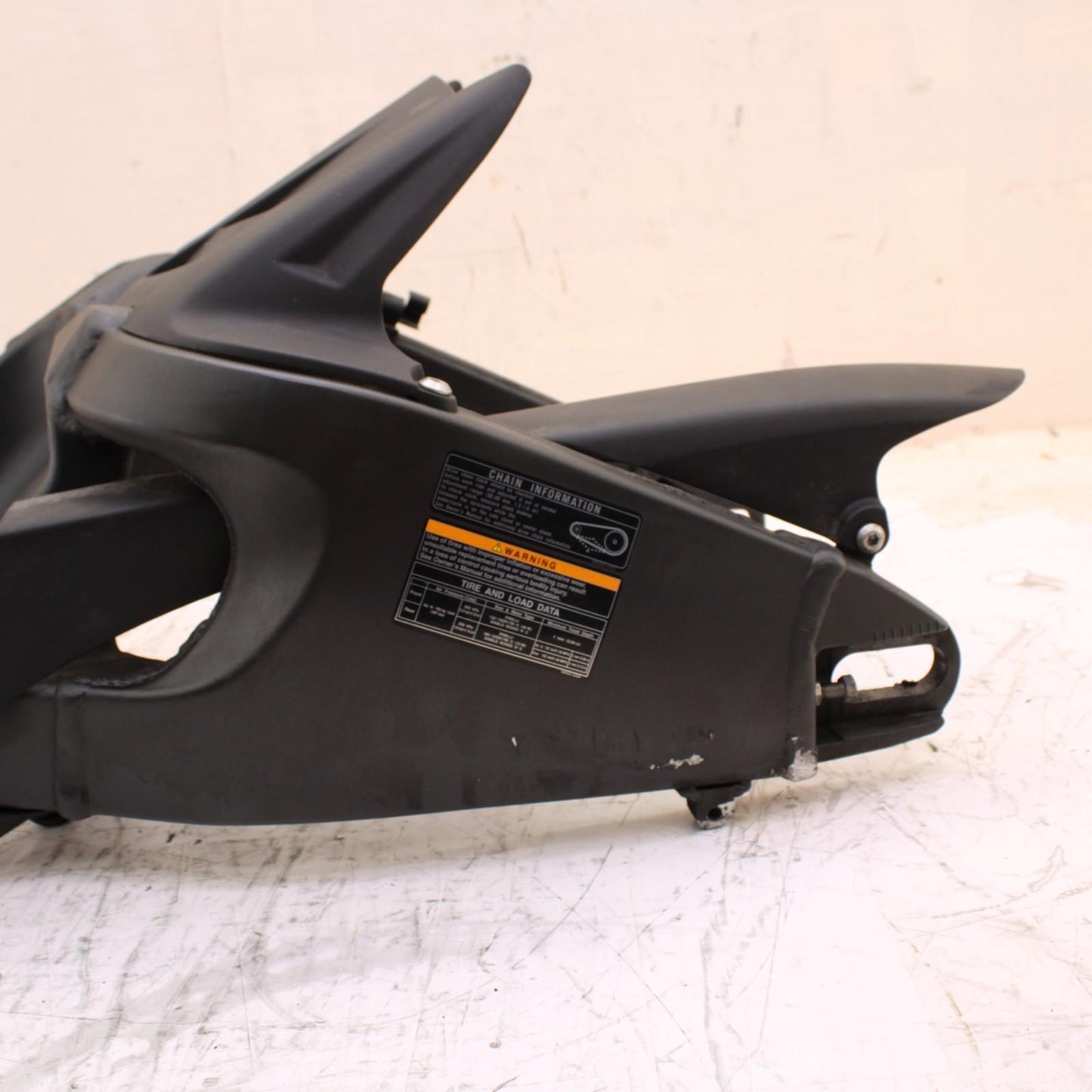 2024 - 2025 KAWASAKI NINJA ZX6R SWING ARM REAR CHAIN GUARD WHEEL COVER STOCK OEM