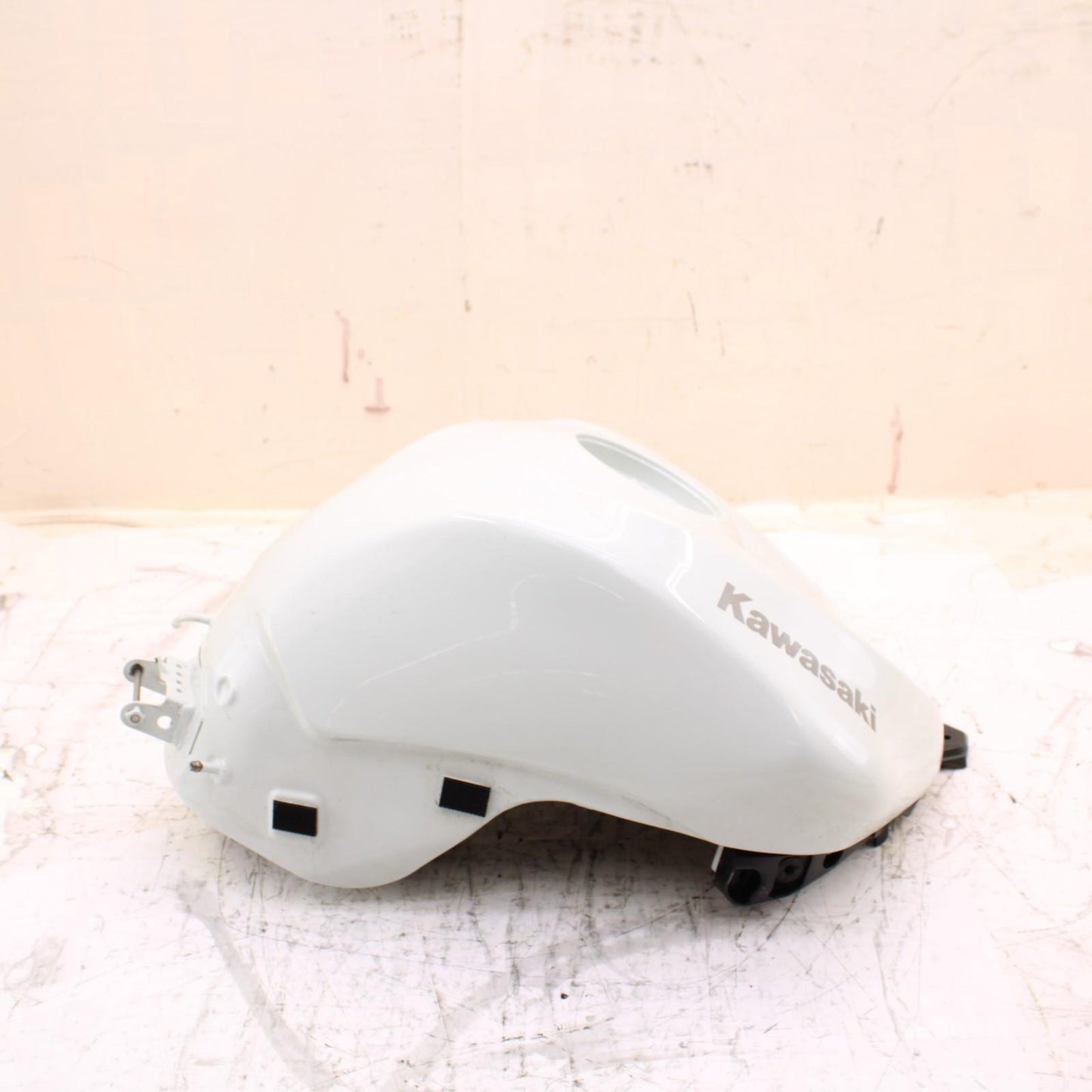 2024 - 2025 KAWASAKI NINJA ZX6R GAS TANK FUEL CELL PETROL RESERVOIR *SCUFFED*