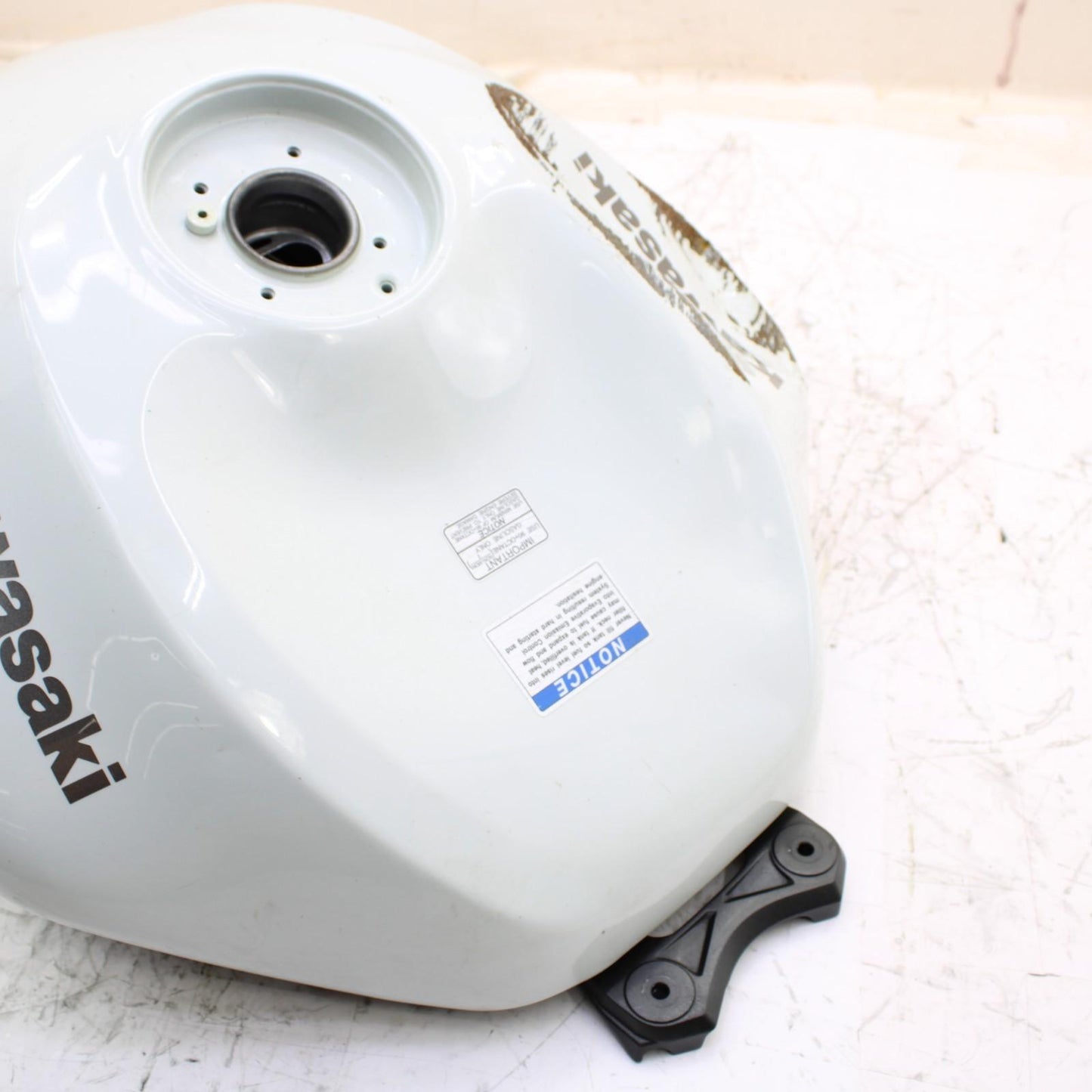 2024 - 2025 KAWASAKI NINJA ZX6R GAS TANK FUEL CELL PETROL RESERVOIR *SCUFFED*